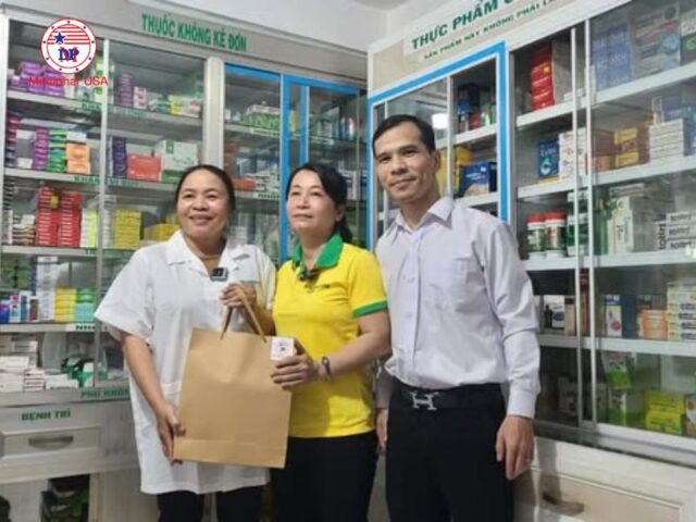 Trình dược viên tư vấn tại nhà thuốc