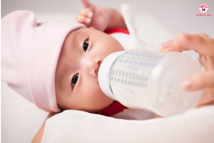 Hầu hết trẻ sơ sinh bú mẹ sẽ ít gặp tình trạng táo bón hơn so với trẻ bú sữa công thức
