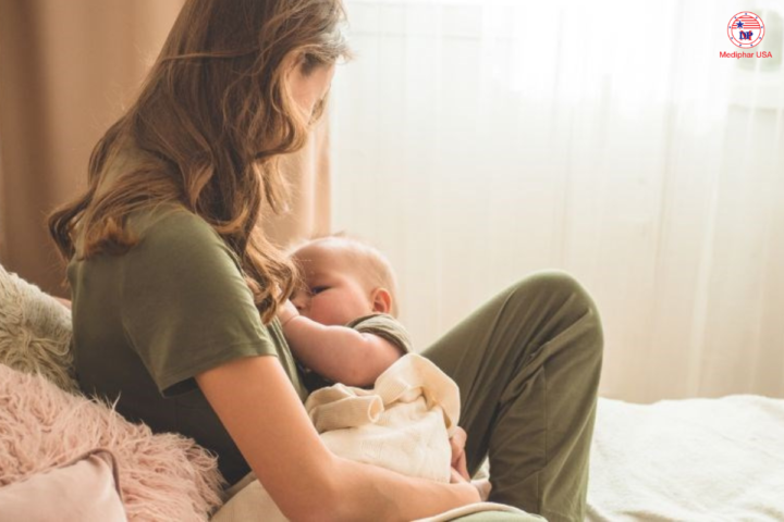 Tăng tần suất cho trẻ bú sữa mẹ giúp cải thiện tình trạng táo bón