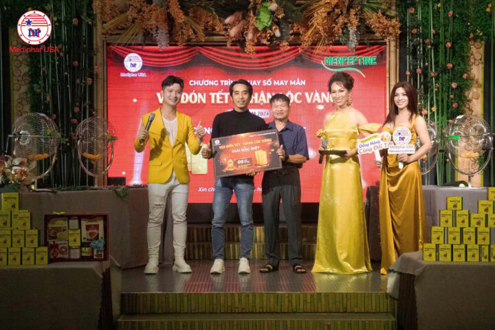 NHÌN LẠI CÁC KHOẢNH KHẮC ĐÁNG NHỚ TRONG CHƯƠNG TRÌNH “VUI ĐÓN TẾT - NHẬN LỘC VÀNG”