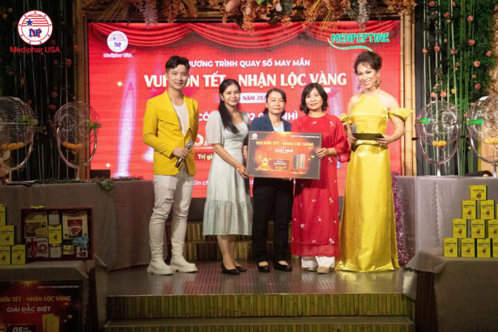 NHÌN LẠI CÁC KHOẢNH KHẮC ĐÁNG NHỚ TRONG CHƯƠNG TRÌNH “VUI ĐÓN TẾT - NHẬN LỘC VÀNG”