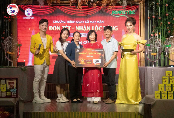 NHÌN LẠI CÁC KHOẢNH KHẮC ĐÁNG NHỚ TRONG CHƯƠNG TRÌNH “VUI ĐÓN TẾT - NHẬN LỘC VÀNG”