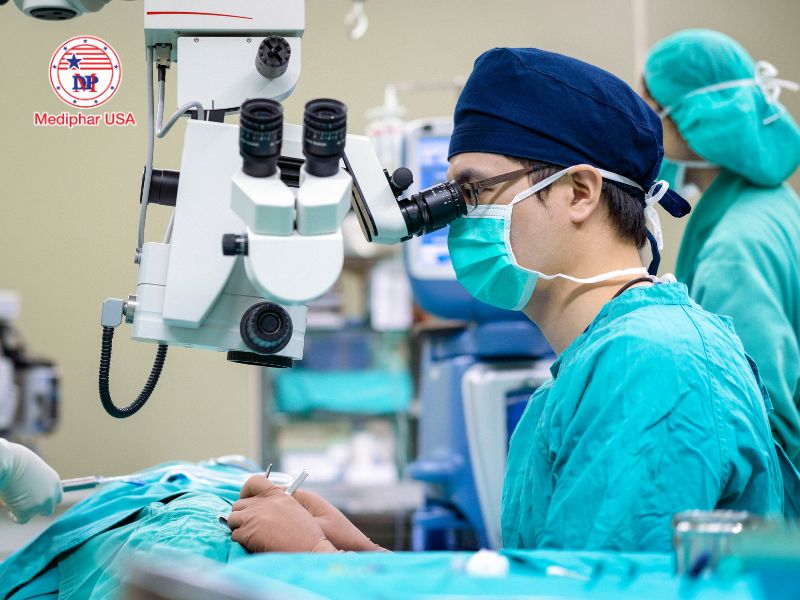 Đục thủy tinh thể là gì? Dấu hiệu, nguyên nhân và cách trị Cách điều trị đục thủy tinh thể