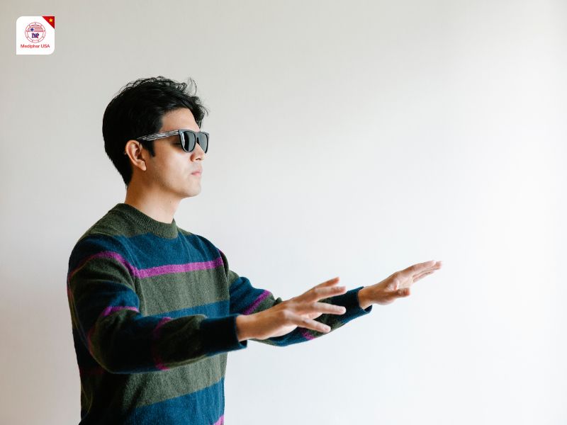 Có bị mù mắt vì mổ cận thị hay không?