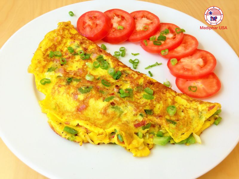 Ăn trứng bị đầy bụng: Nguyên nhân và cách xử lý hiệu quả Trứng chiên với nhiều dầu mỡ làm tăng nguy cơ bị đầy bụng