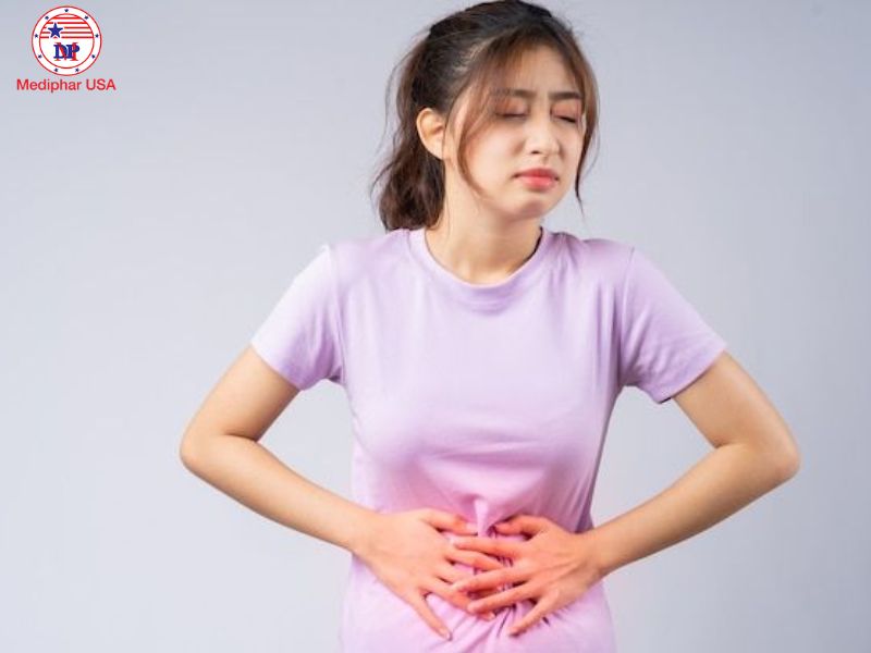 Đau bụng giữa là gì? Nguyên nhân và các biện pháp hỗ trợ hiệu quả Đau bụng gây khó chịu vùng trung tâm của bụng, xung quanh rốn