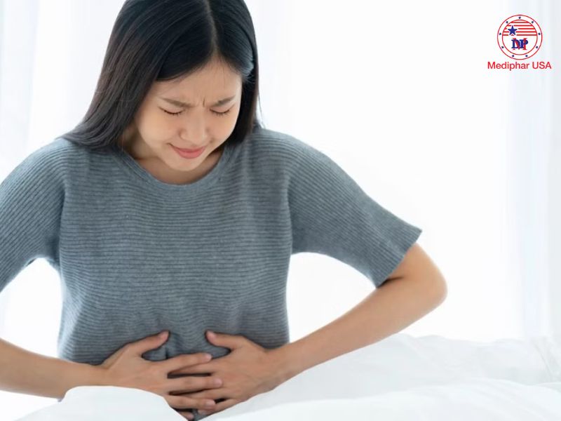 Đau bụng giữa là gì? Nguyên nhân và các biện pháp hỗ trợ hiệu quả Hội chứng ruột kích thích gây đau bụng tái đi tái lại, tái phát nhiều lần