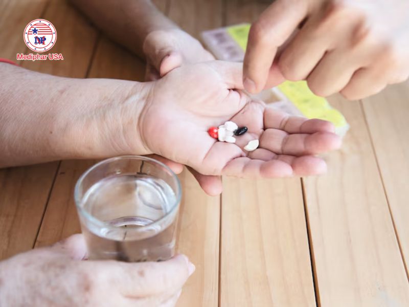 Sôi bụng: Nguyên nhân, dấu hiệu và cách khắc phục hiệu quả Sử dụng thuốc hỗ trợ khi bị sôi bụng