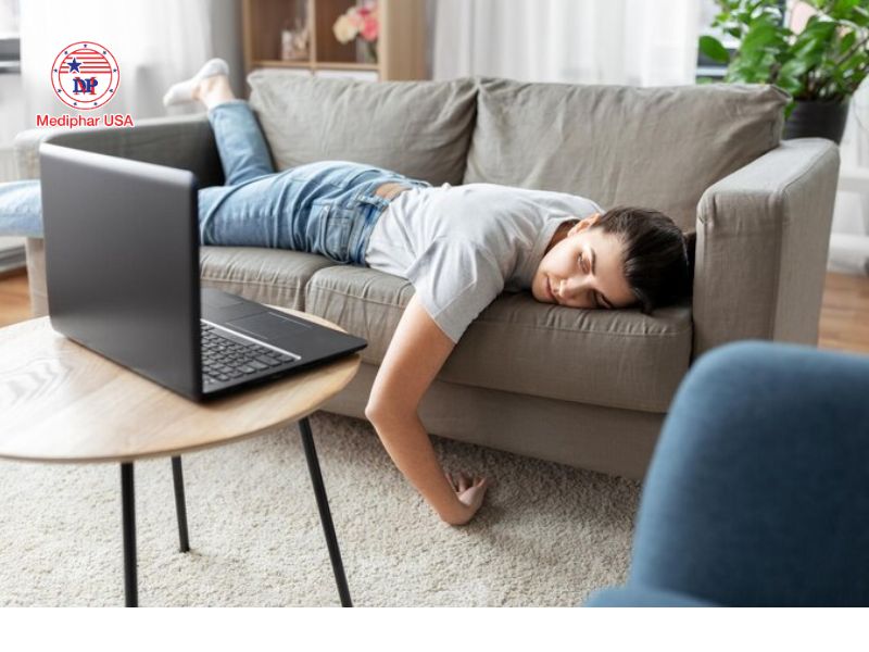 Sôi bụng: Nguyên nhân, dấu hiệu và cách khắc phục hiệu quả Lối sống ít vận động là một trong những nguyên nhân gây sôi bụng
