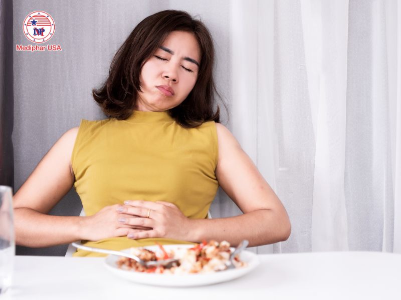 Tránh vận động mạnh hoặc nằm ngay sau khi ăn