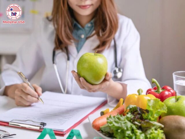 Bệnh Celiac là gì? Nguyên nhân, triệu chứng và cách điều trị Tham khảo ý kiến chuyên gia dinh dưỡng để xây dựng chế độ ăn uống phù hợp cho người bệnh Celiac.