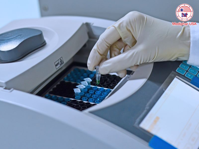 Bệnh chikungunya là gì? Nguyên nhân, triệu chứng, cách phòng ngừa Xét nghiệm RT-PCR nhằm phát hiện virus trong máu