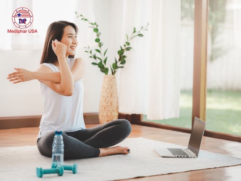 Uống cà phê có giảm cân không? Sự thật & cách uống đúng Uống cà phê kết hợp chế độ ăn uống, tập luyện sẽ mang lại hiệu quả giảm cân lâu dài