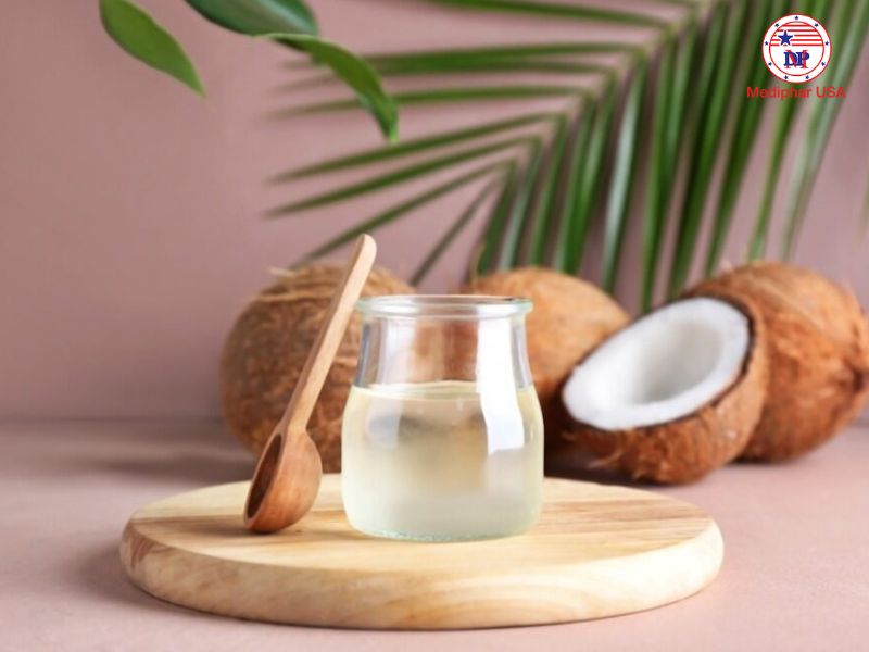 Dầu dừa ép lạnh có tốt không? Tác dụng, cách dùng và lưu ý quan trọng Dầu dừa ép lạnh chứa hàm lượng cao axit béo chuỗi trung bình tốt cho sức khoẻ