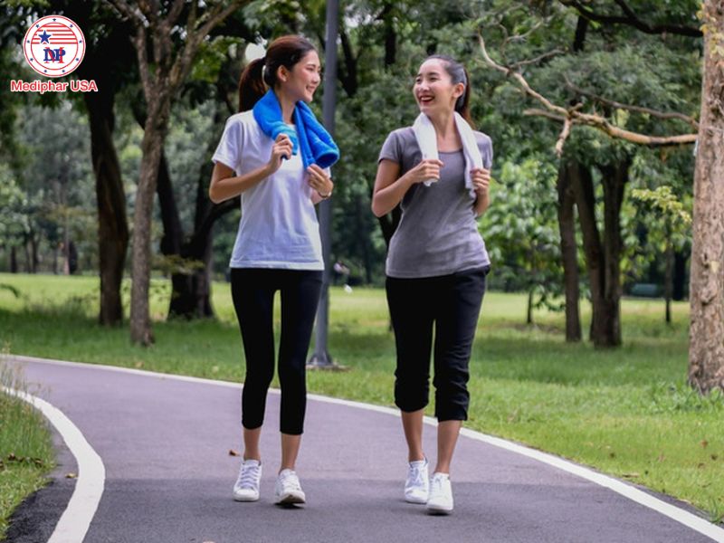 Hỏi đáp: Men tiêu hóa có trị được táo bón không? Tập thể dục nhẹ nhàng giúp tăng nhu động ruột và ngăn ngừa táo bón.