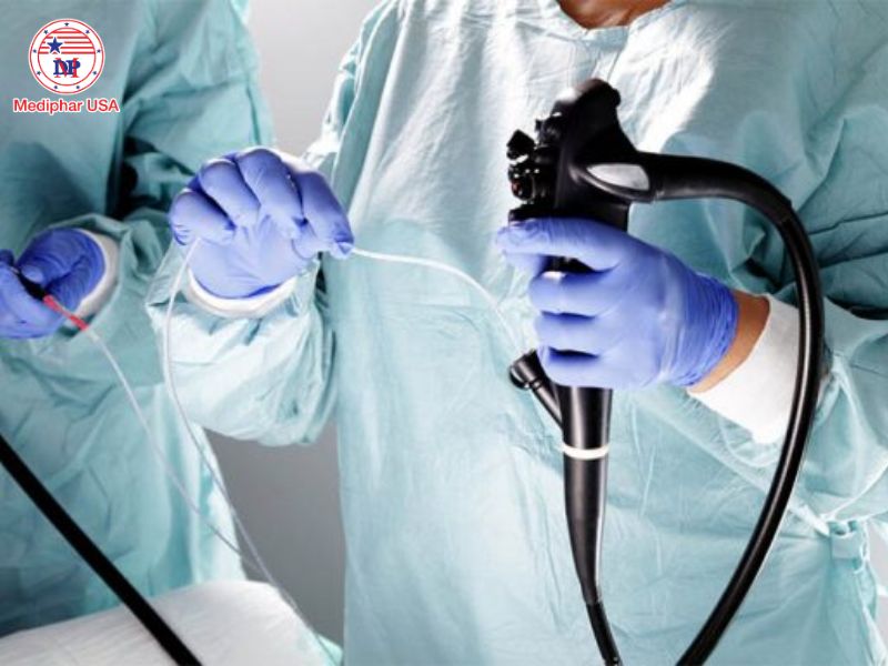 Bệnh Crohn là gì? Tìm hiểu nguyên nhân, triệu chứng và cách điều trị Nội soi đại - trực tràng giúp phát hiện và chẩn đoán bệnh Crohn.