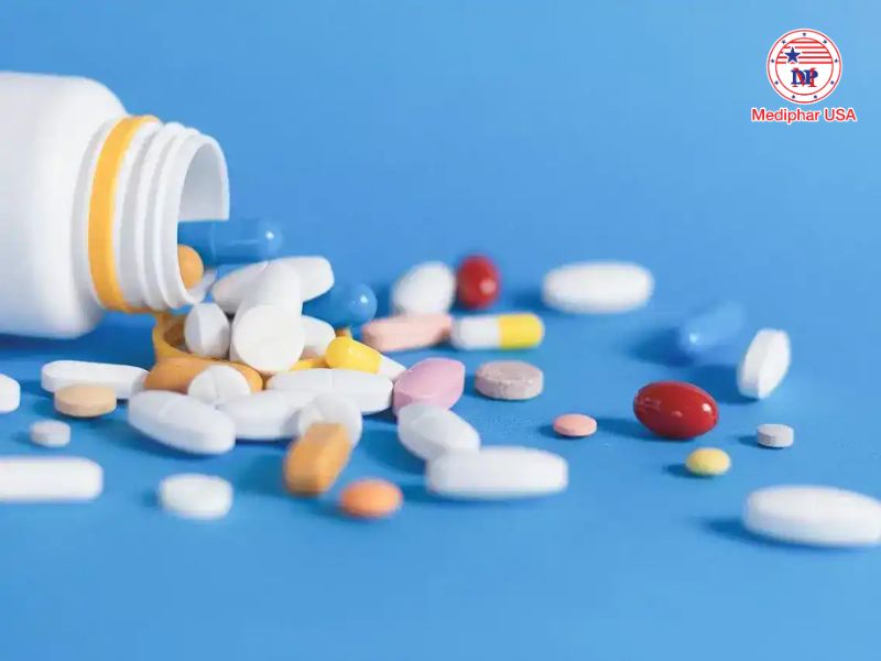 Bệnh Crohn là gì? Tìm hiểu nguyên nhân, triệu chứng và cách điều trị Thuốc kháng viêm, ức chế miễn dịch có thể được chỉ định trong điều trị bệnh Crohn.