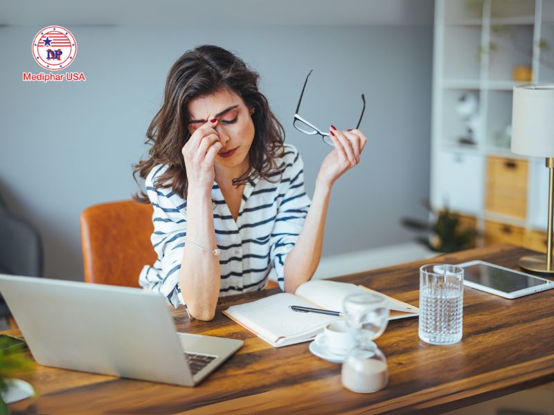 Cách sử dụng thuốc bổ não Ginkgo Biloba: Liều lượng, thời điểm và lưu ý quan trọng Người làm việc lao động trí óc căng thẳng nên sử dụng thuốc bổ não Ginkgo Biloba