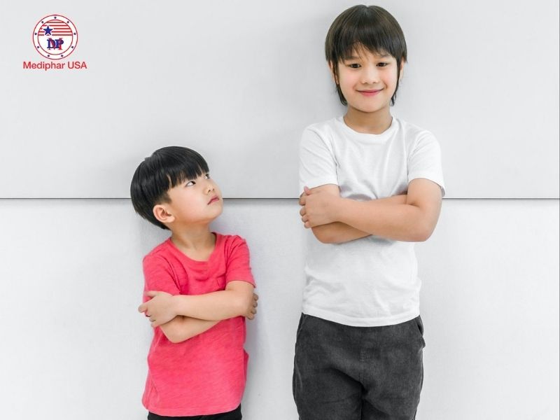 Hội chứng kém hấp thu có thể khiến trẻ hụt đà tăng trưởng so với bạn cùng trang lứa