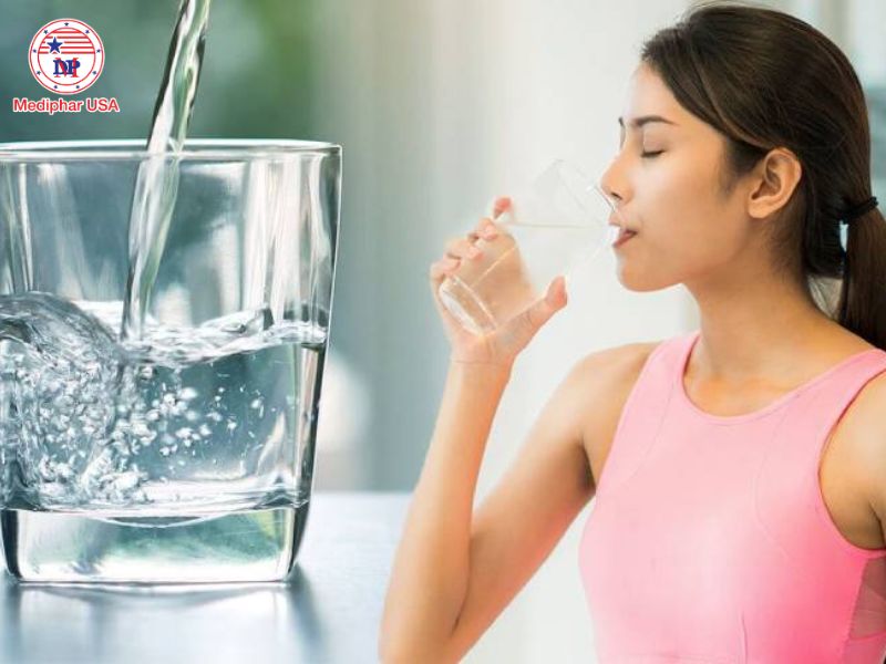 Cần bù nước và điện giải khi bị tiêu chảy.