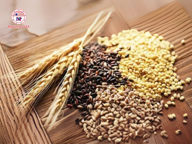 Ngũ cốc nguyên hạt là thành phần phổ biến trong bánh ăn kiêng