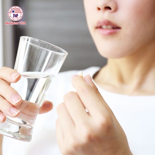 Không uống cùng lúc với sắt, kẽm vì sẽ làm giảm khả năng hấp thu canxi