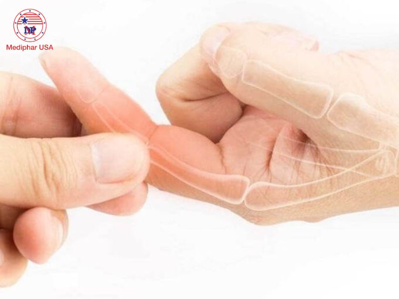 Glucosamine giúp giảm cảm giác đau nhức và cứng khớp.