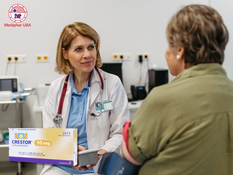Crestor 10mg được chỉ định sử dụng cho người lớn, trẻ em và thanh thiếu niên theo chỉ định của bác sĩ