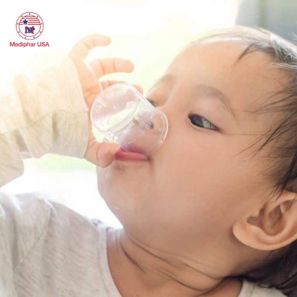 Theo dõi phản ứng của trẻ trong quá trình sử dụng