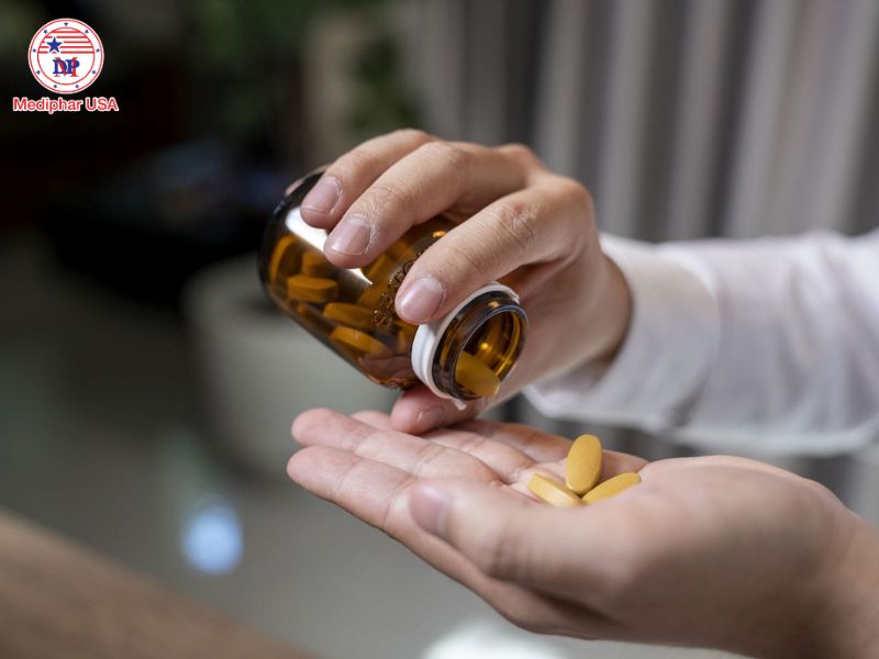 Glucosamine có thể uống bất kỳ thời điểm nào trong ngày.