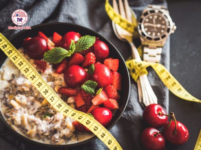 Ăn kiêng giảm cân khoa học với thực phẩm lành mạnh và chế độ ăn cân bằng