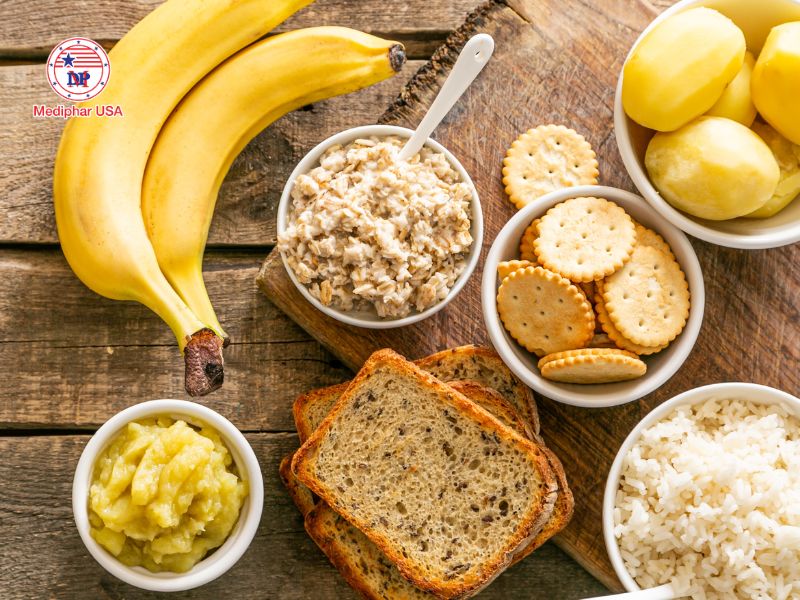 Cách cầm tiêu chảy nhanh nhất cho người lớn bằng cách áp dụng chế độ ăn BRAT trong 24-48 giờ đầu