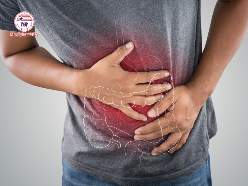 Người lớn bị tiêu chảy với các triệu chứng đau bụng, mệt mỏi và rối loạn tiêu hóa