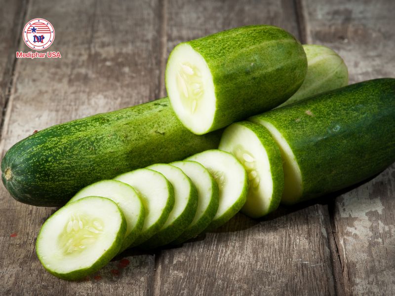 Dưa leo hỗ trợ làm nhẹ bụng, giảm tích nước và kiểm soát calo hiệu quả.