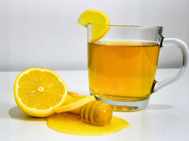 Cách chữa viêm họng mãn tính dân gian bằng mật ong và chanh