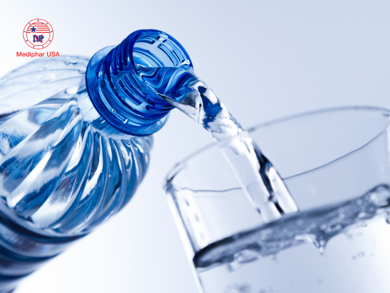 Nước lọc lại đóng vai trò cực kỳ quan trọng đối với sức khỏe khớp